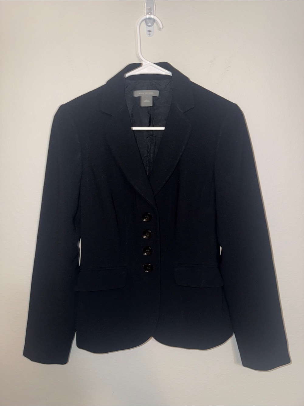 Anne Klein Black Classic Four-Button Women's Blazer - size 2. B8